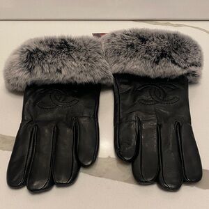 ✅ PRICE IS FIRM ✅ Fashion Elegant Black Leather Gloves with Faux Fur Trim